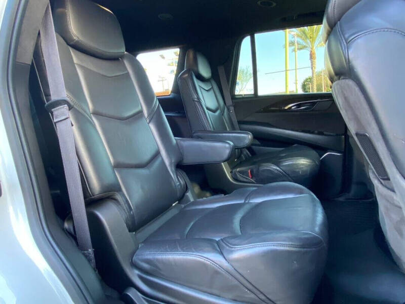 2016 Cadillac Escalade Platinum