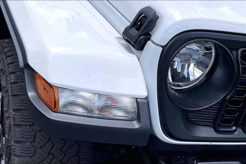 2024 Jeep Gladiator NightHawk