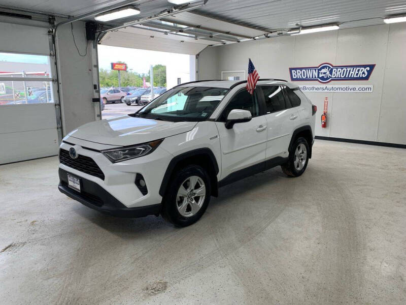 2021 Toyota RAV4 XLE's photo