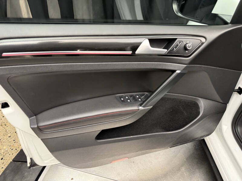 2016 Volkswagen Golf GTI SE