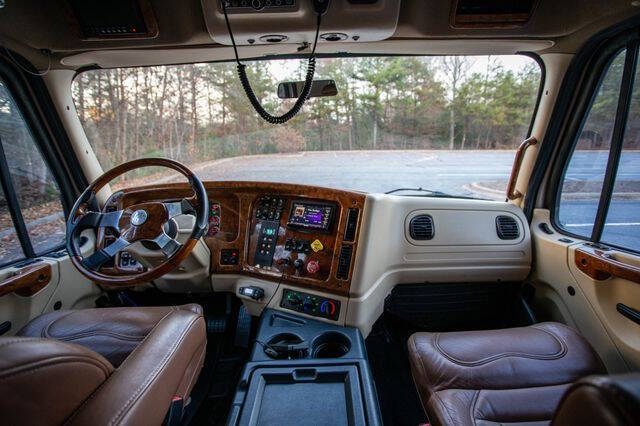 2015 Freightliner M2 106