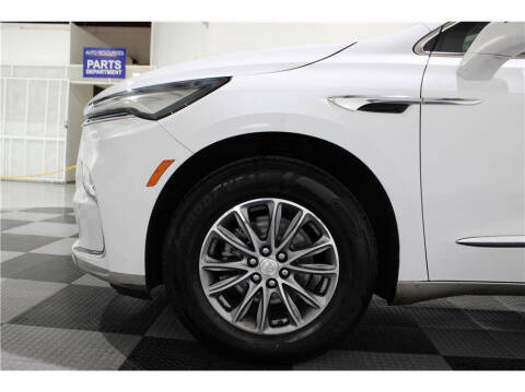 2022 Buick Enclave Essence