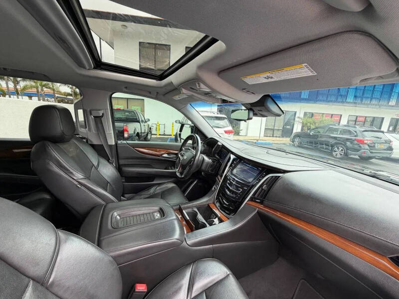 2019 Cadillac Escalade Luxury