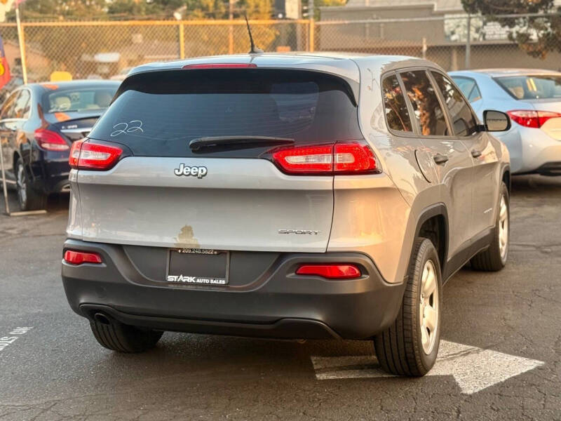 2017 Jeep Cherokee Sport