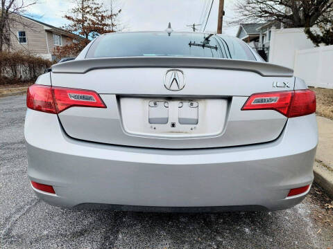 2013 Acura ILX 2.0L w/Tech