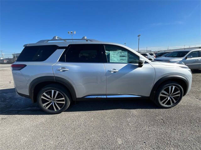 2025 Nissan Pathfinder Platinum