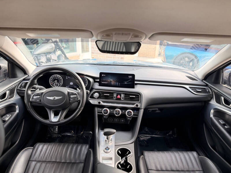 2022 Genesis G70