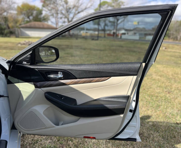 2017 Nissan Maxima Platinum