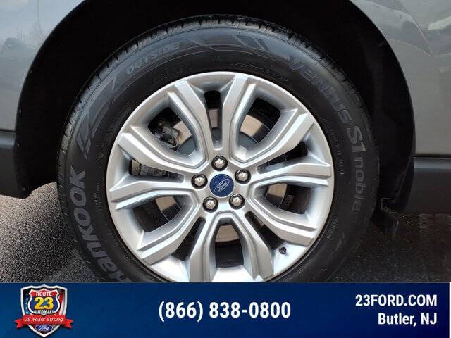 2022 Ford Edge Titanium