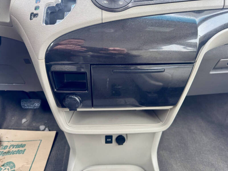 2013 Toyota Sienna L 7-Passenger