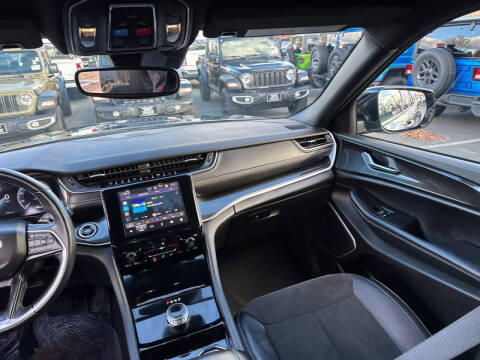 2022 Jeep Grand Cherokee Altitude