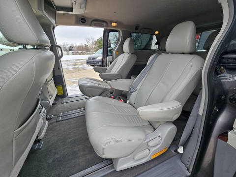 2012 Toyota Sienna XLE 8-Passenger