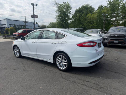 2014 Ford Fusion SE