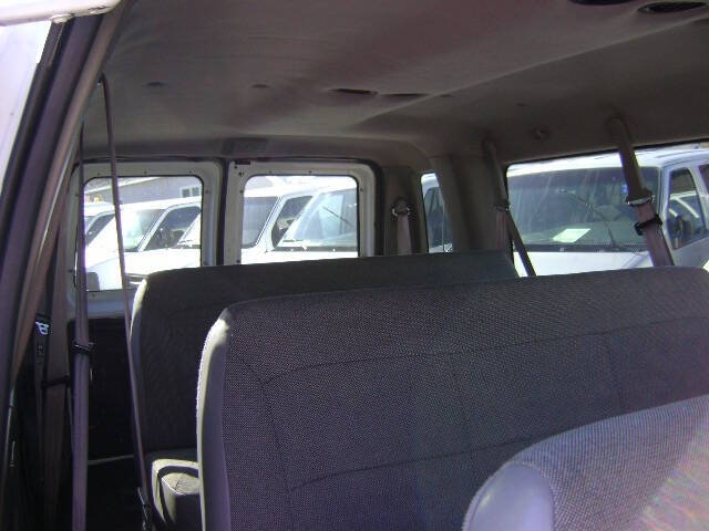 2001 Ford E-Series E-350 SD XL