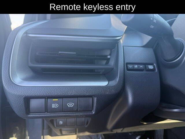 2024 Toyota Prius LE