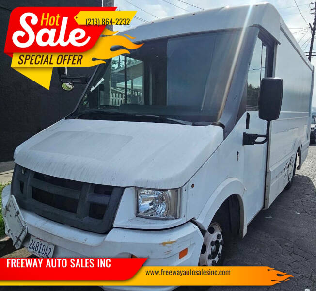 2015 Isuzu NPR's photo