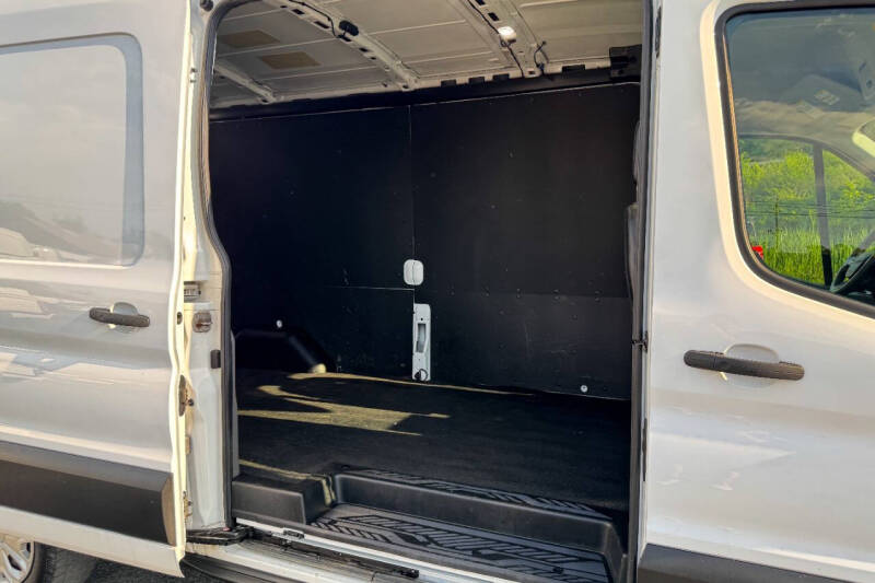 2022 Ford E-Transit 350