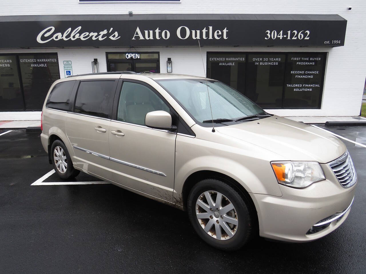 2012 Chrysler Town and Country for sale at Colbert's Auto Outlet in Hickory, NC