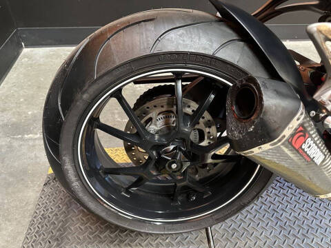 2017 Triumph Speed Triple S ABS Diablo Red