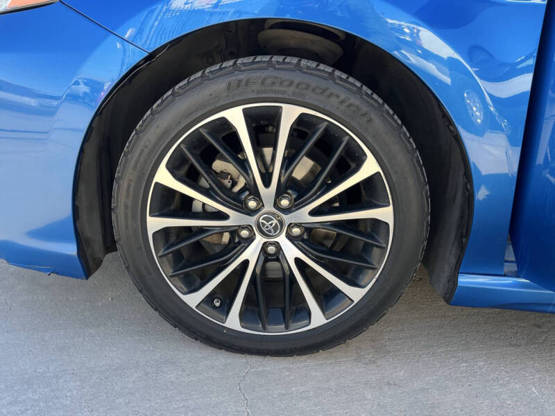 2019 Toyota Camry SE