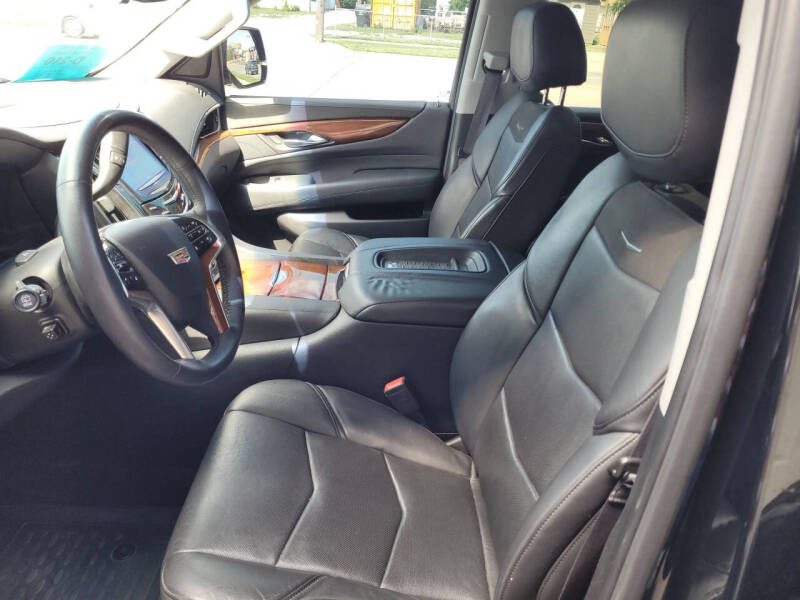 2017 Cadillac Escalade Luxury