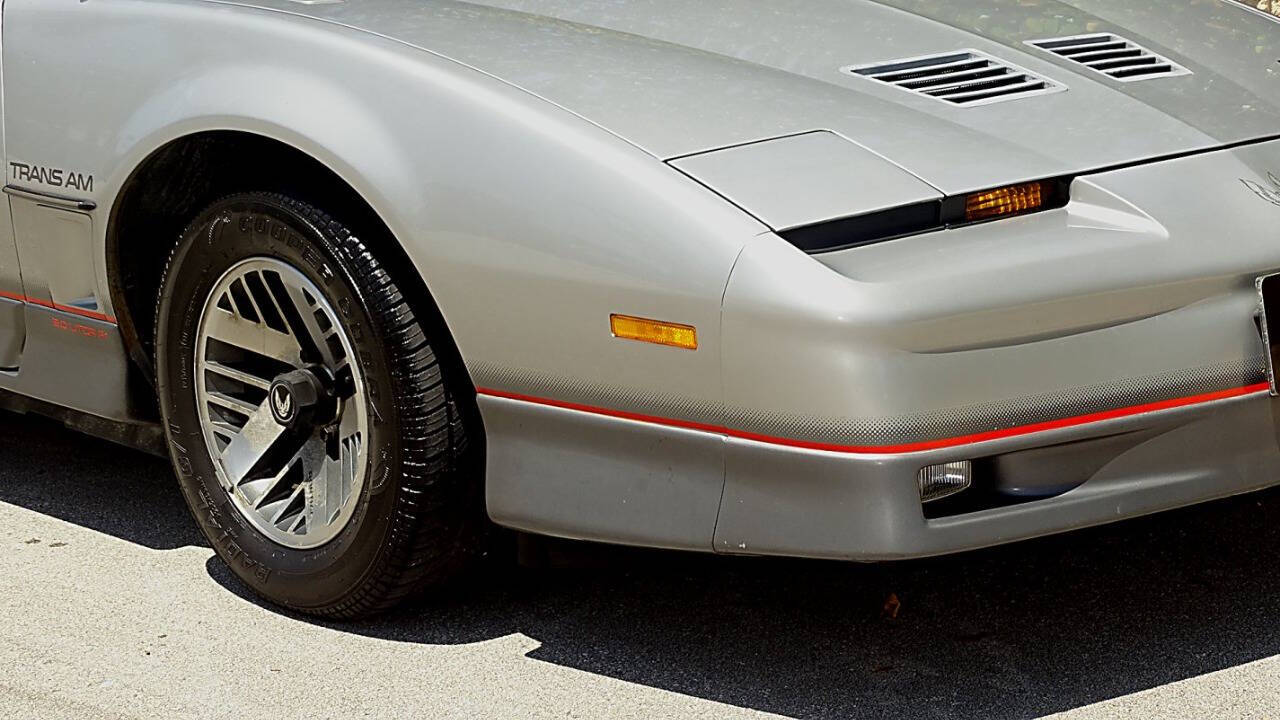 1985 Pontiac Firebird 32