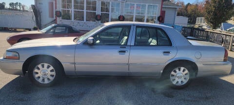 2005 Mercury Grand Marquis for sale at Kelly & Kelly Supermarket of Cars in Fayetteville NC