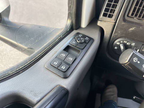 2021 International RH613