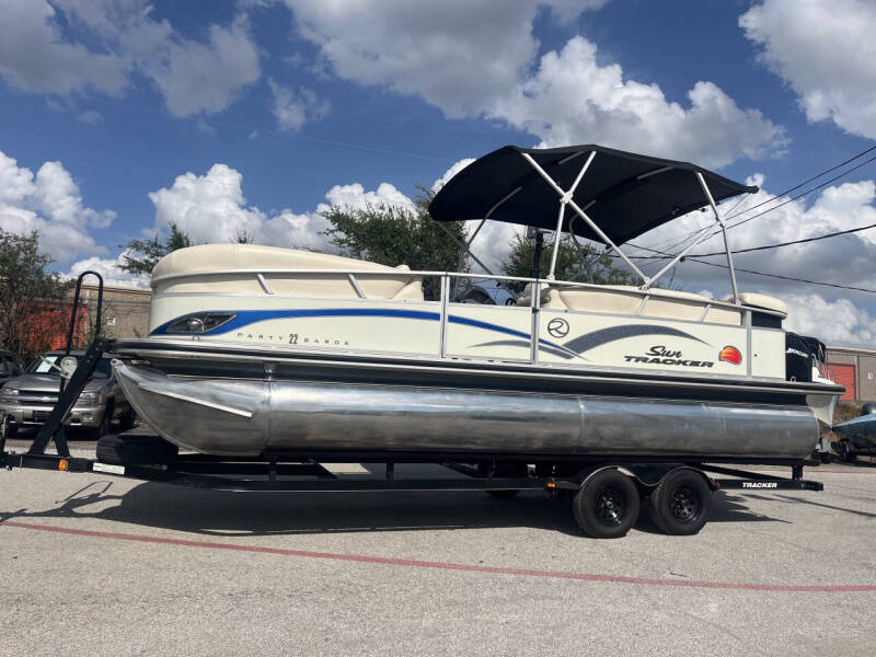 2011 Sun Tracker Regency Party Barge 22