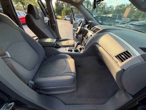 2011 Chevrolet Traverse LS