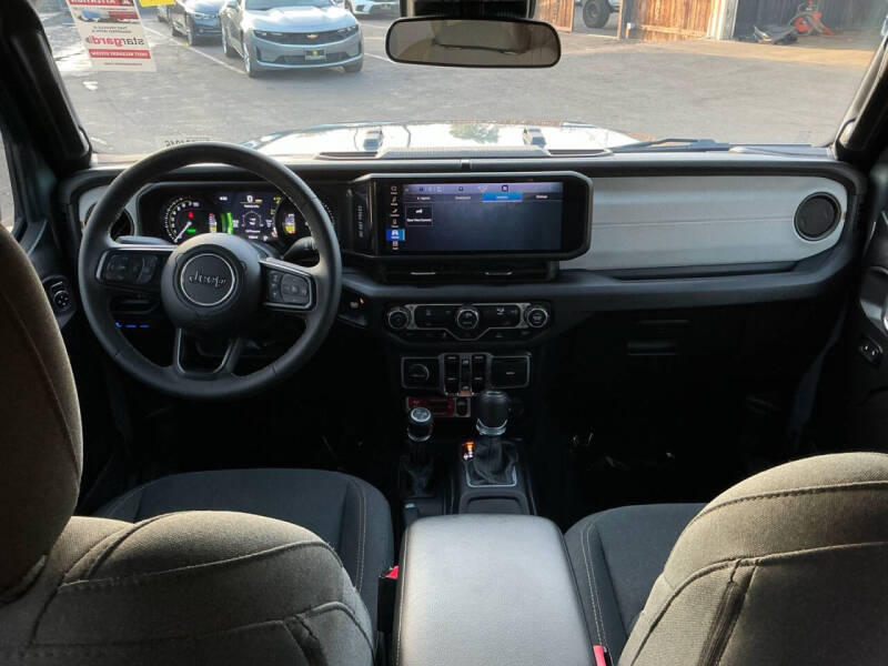 2025 Jeep Wrangler Willys 4xe