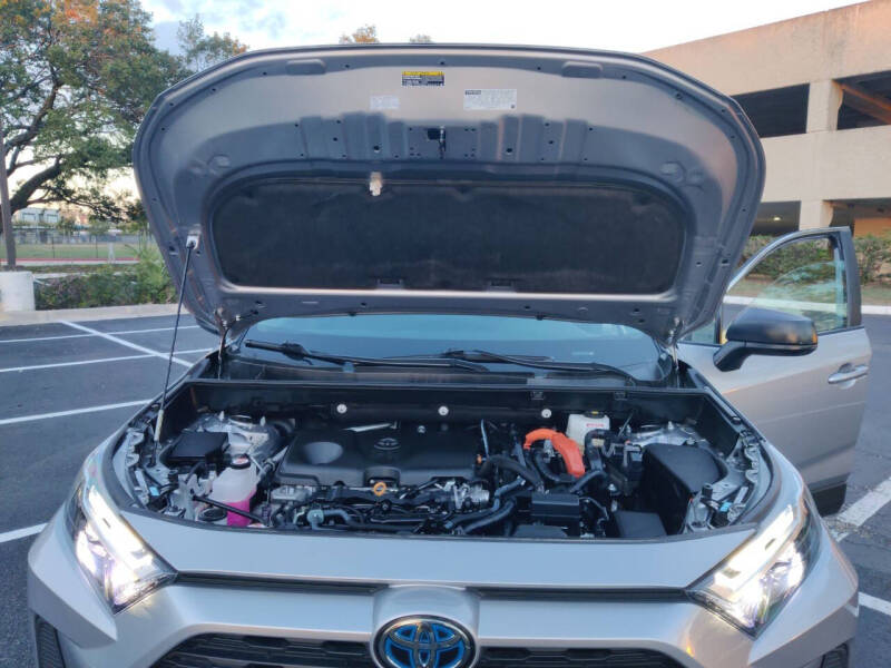 2023 Toyota RAV4 Hybrid LE