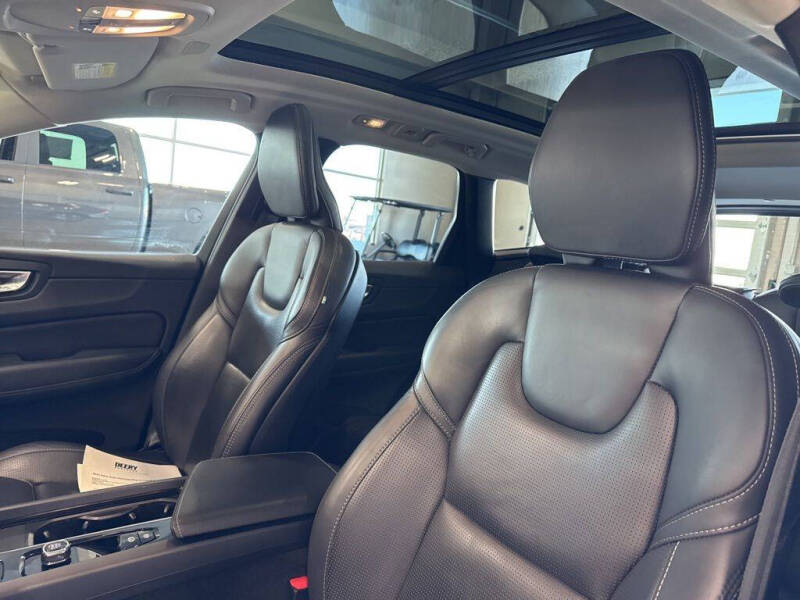 2022 Volvo XC60 Recharge T8 Inscription