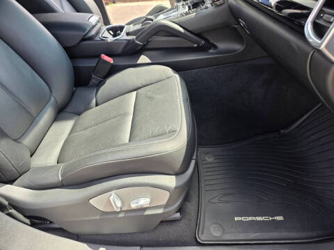 2014 Porsche Cayenne Platinum