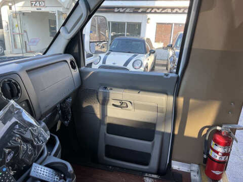 2016 Ford E-Series E-450 SD