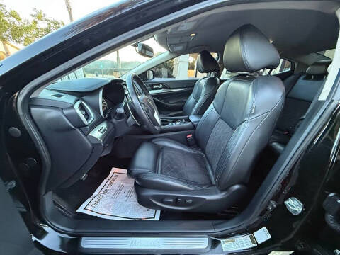 2017 Nissan Maxima 3.5 SR