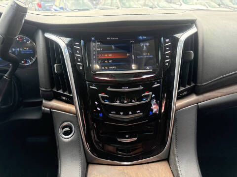 2017 Cadillac Escalade ESV Luxury