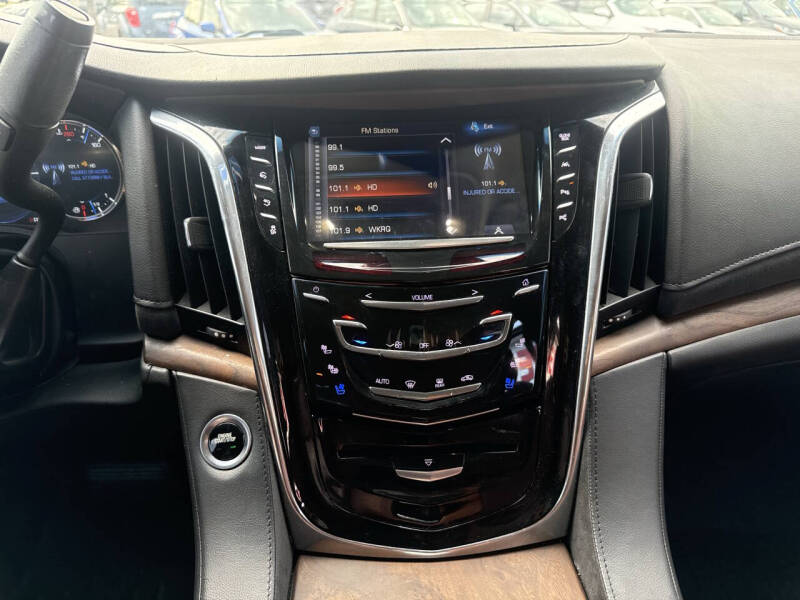 2017 Cadillac Escalade ESV Luxury