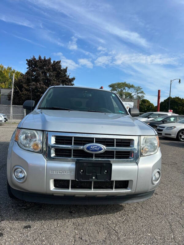 2011 Ford Escape XLT photo 3