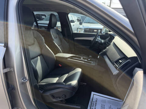 2023 Volvo XC90 B5 Core