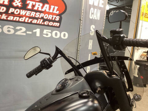 2020 Indian Springfield Dark Horse&#