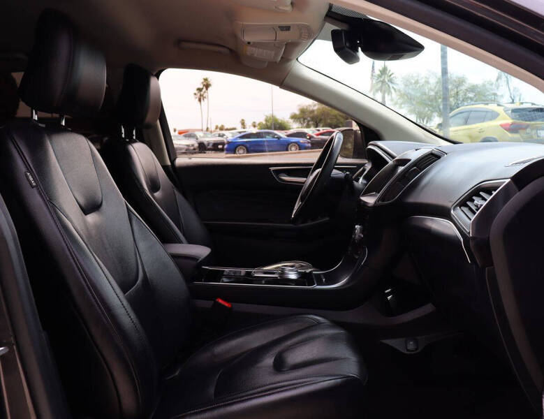 2020 Ford Edge Titanium
