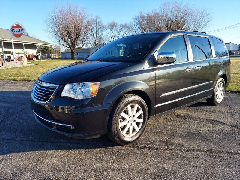 2012 Chrysler Town and Country for sale at CALDERONE CAR & TRUCK in Whiteland IN