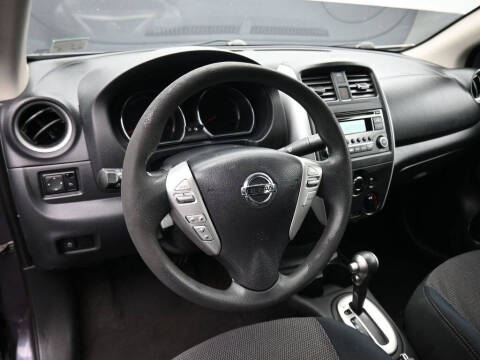 2015 Nissan Versa 1.6 SV