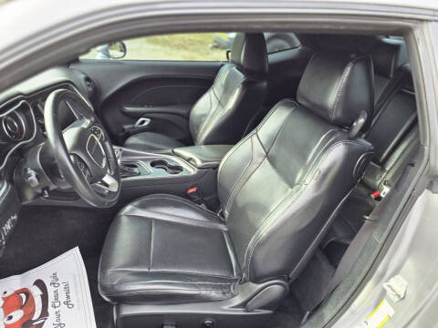 2015 Dodge Challenger SXT Plus