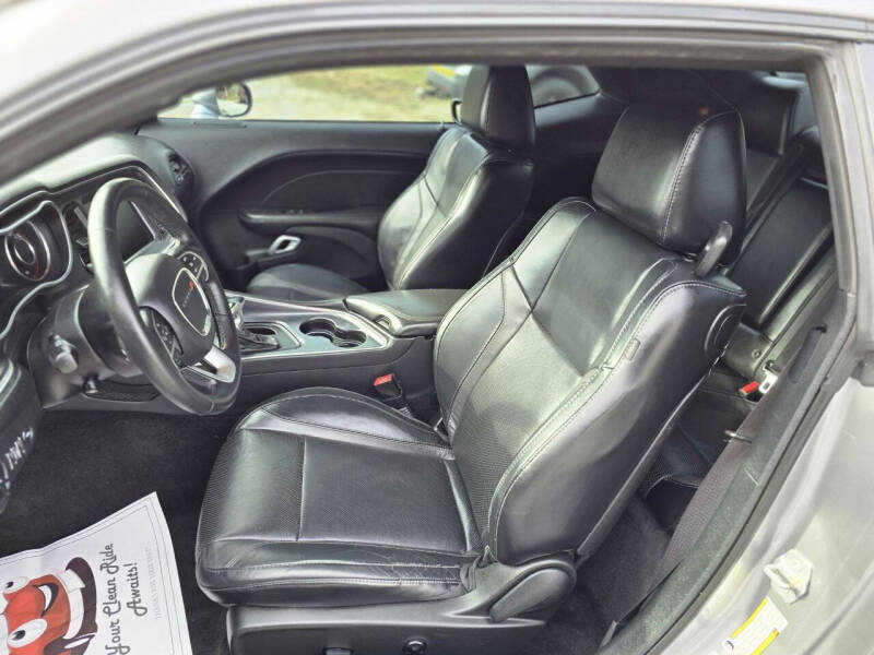 2015 Dodge Challenger SXT Plus