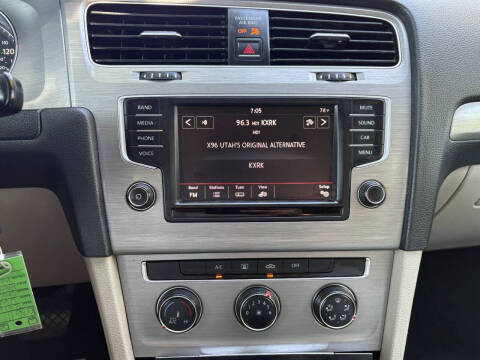 2016 Volkswagen Golf TSI S