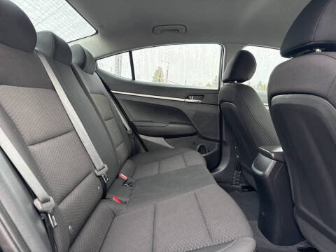 2019 Hyundai Elantra SE