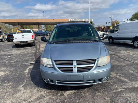 2006 Dodge Grand Caravan for sale at Kansas City Motors in Kansas City MO