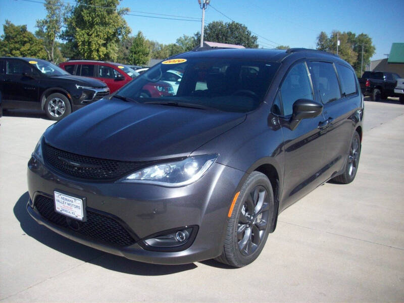 2020 Chrysler Pacifica Touring L Plus's photo